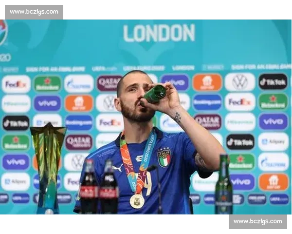 慈善赛争议飞铲!博努奇放倒前英格兰女足队长 慈善赛争议飞铲!博努奇放倒前英格兰女足队长